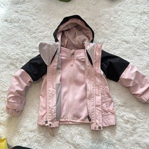 North face jacket in 2T. Perfect for layering! Fleece sweater and jacket combine